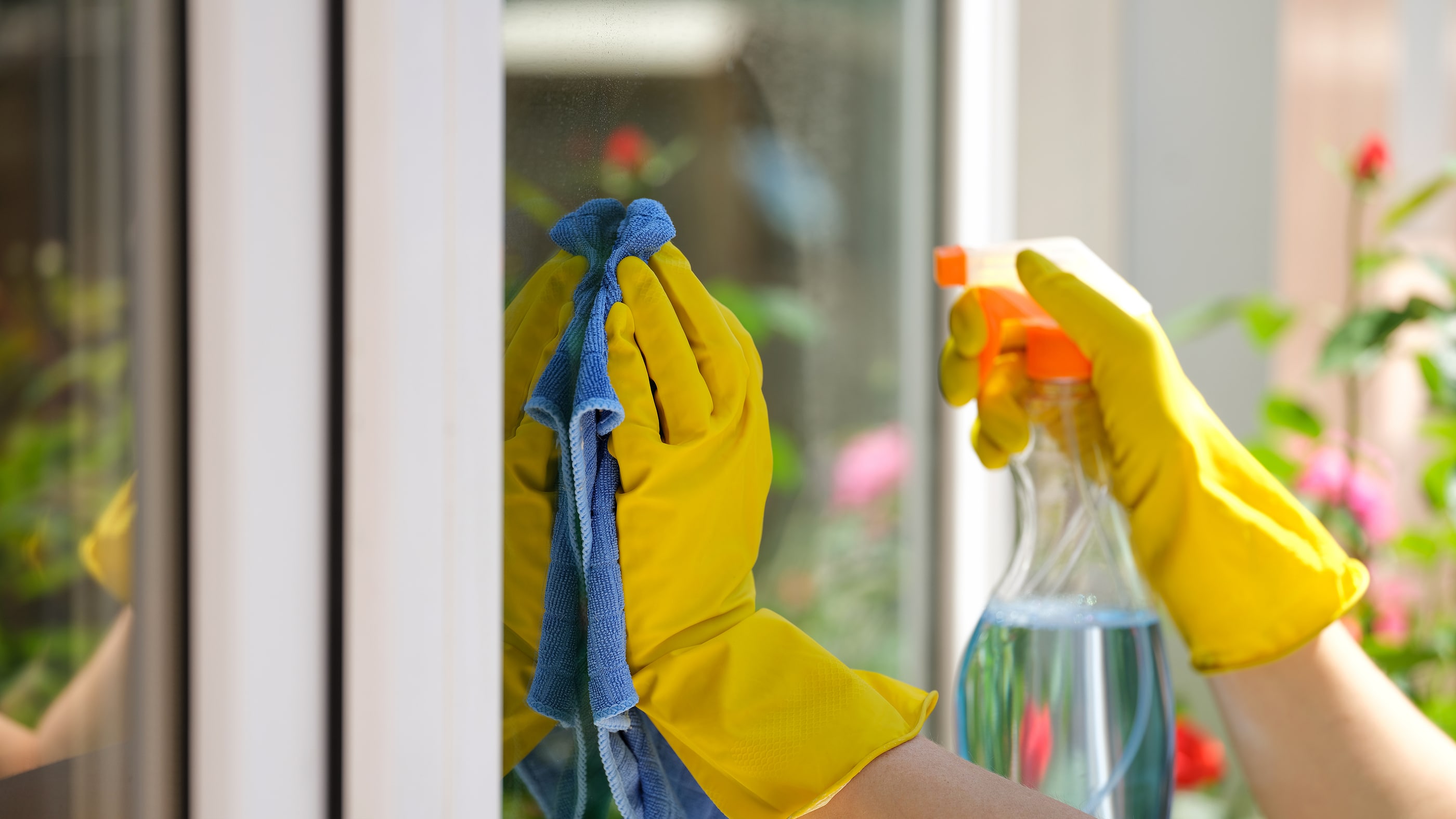Chaos to Calm: 5 Signs It’s Time to Hire a House Cleaning Service