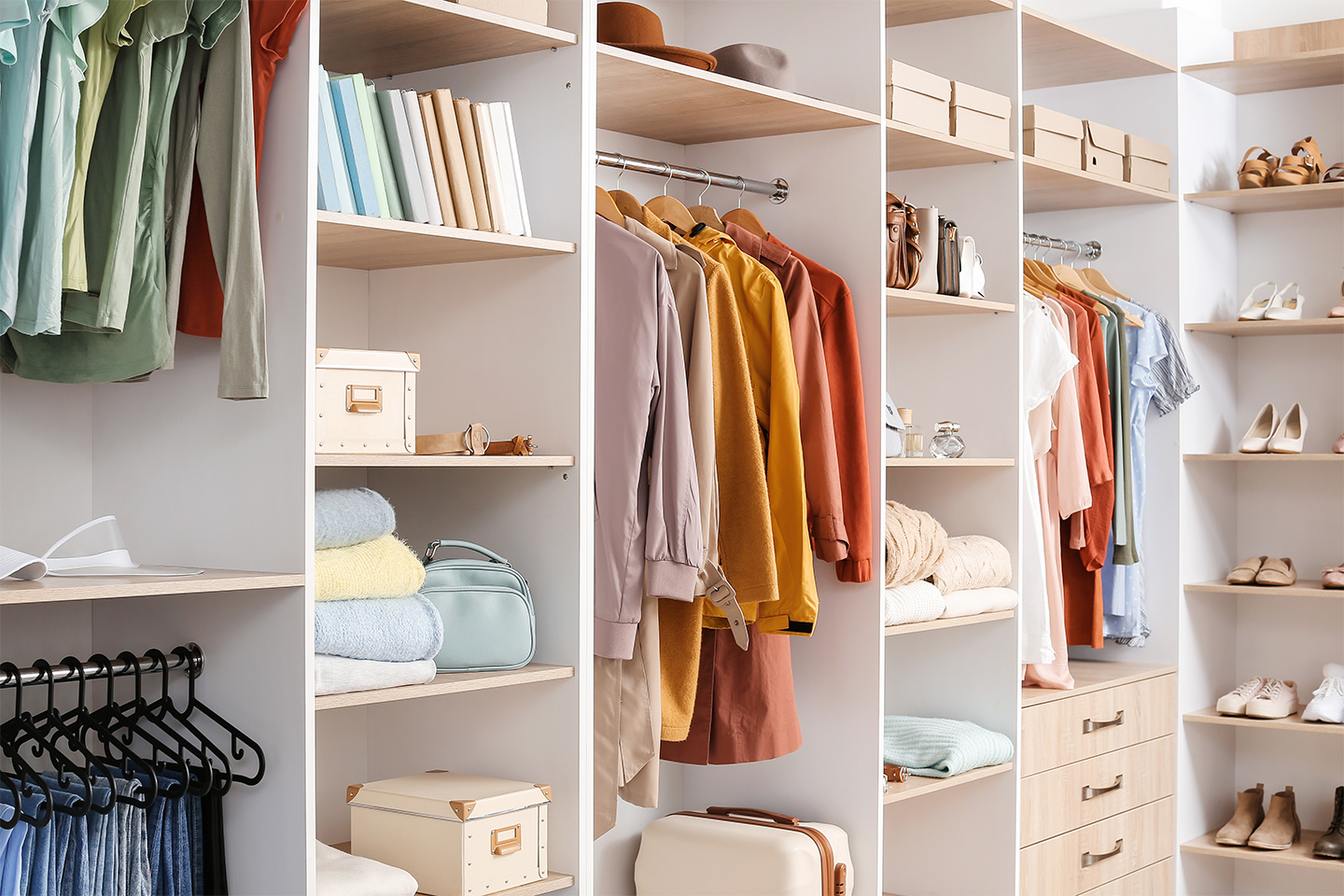 Hire a professional organizer in Westfield, IN to keep your home tidy.